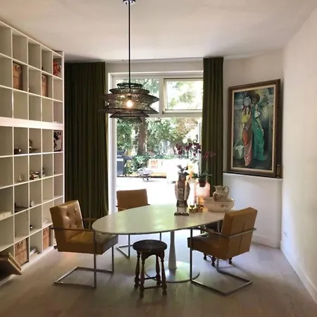 Lovely In * Ámsterdam